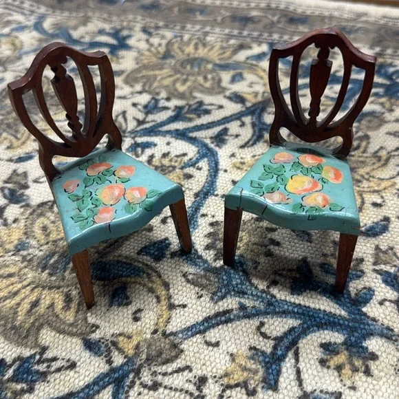 Set of Vintage Dollhouse chairs - Picture 1 of 5